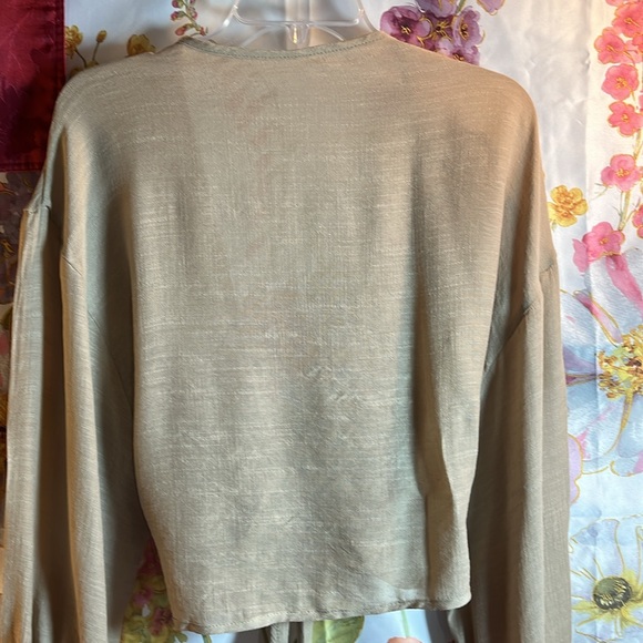 Lightweight/Sheer Beige Shrug/Wrap - Picture 4 of 5